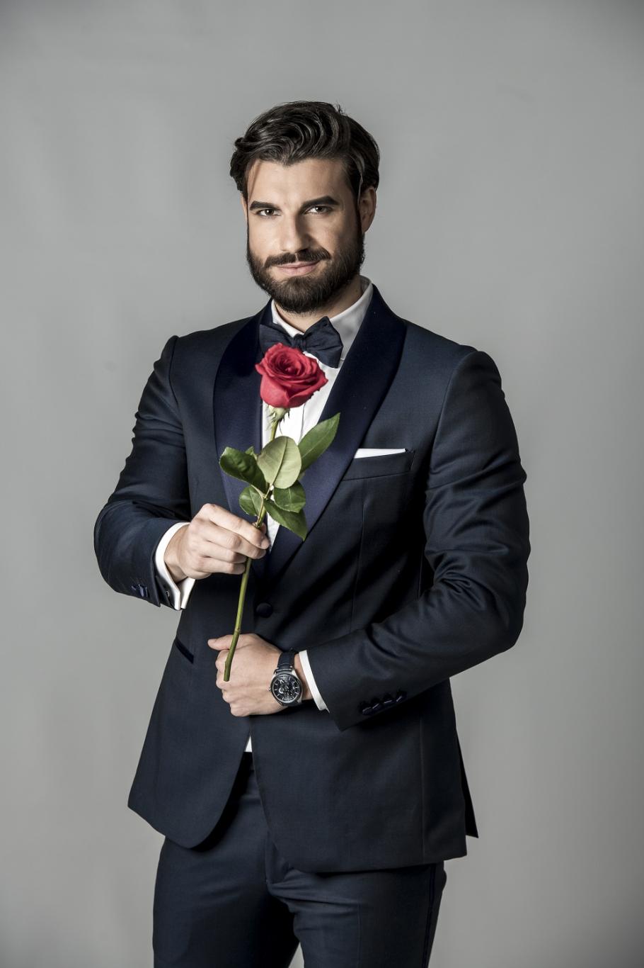 Strategia Burlacului înainte de a doua ceremonie din Turcia: "Caut motive să nu dau acel trandafir" Strategia Burlacului înainte de a doua ceremonie din Turcia: "Caut motive să nu dau acel trandafir"