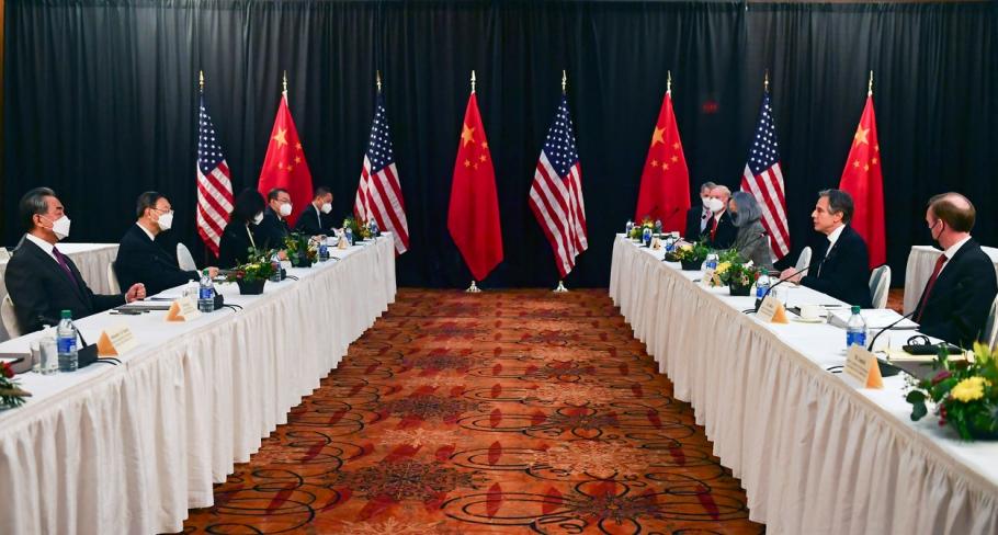 Chinezii și americanii, certuri și replici tăioase în fața presei mondiale: ”SUA nu ne mai pot vorbi dintr-o poziție de forță” Chinezii și americanii, certuri și replici tăioase în fața presei mondiale: ”SUA nu ne mai pot vorbi dintr-o poziție de forță”