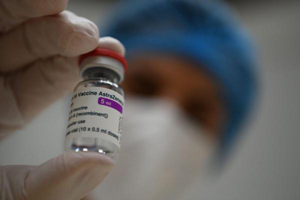 Danemarca raportează două cazuri de cheaguri de sânge şi hemoragie cerebrală, după vaccinări cu AstraZeneca