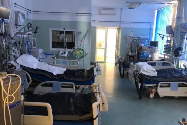 16 paturi ultraperformante ATI stau nefolosite la Spitalul CF Witting din Capitală. Medic: Nu există personal medical