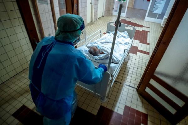 Noaptea în care a sosit primul pacient cu Covid la spitalul Matei Balş. Dr. Apostolescu: "Am intrat primul, ca să ofer un exemplu şi atunci ceilalţi au căpătat încredere"