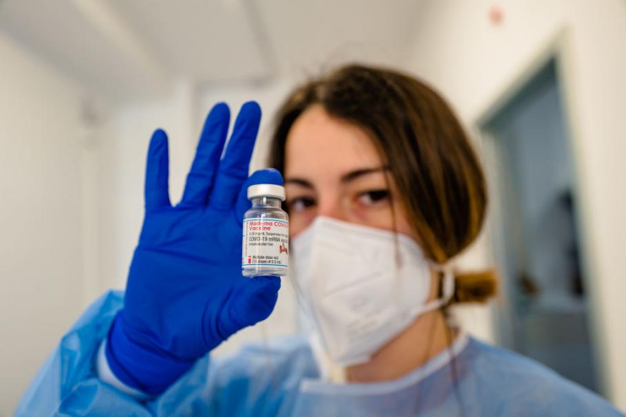 Coronavirus. Franța acuză Marea Britanie de șantaj în aprovizionarea cu vaccin Coronavirus. Franța acuză Marea Britanie de șantaj în aprovizionarea cu vaccin