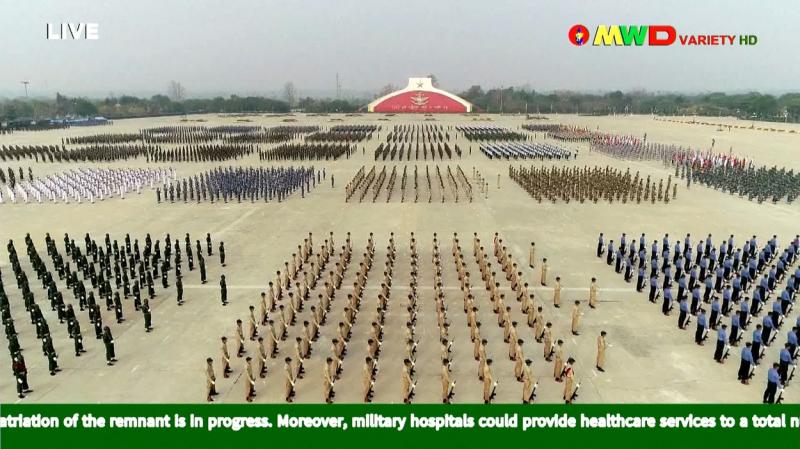 Tatmadaw, armata birmană, într-o defilare de Ziua Forţelor Armate, la care asistă delegaţii din China și Rusia Tatmadaw, armata birmană, într-o defilare de Ziua Forţelor Armate, la care asistă delegaţii din China și Rusia