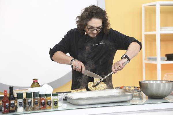 Azi, de la 20:00, o nouă ediție Chefi la cuțite. Chef Florin Dumitrescu a oferit duminică seara cuțitul de aur