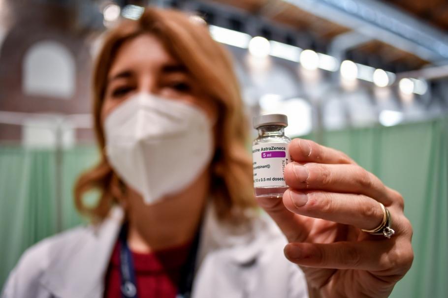 Vaccinul AstraZeneca: A fost eliminată restricția de vârstă