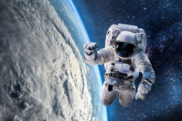 Poză cu un astronaut în spaţiu