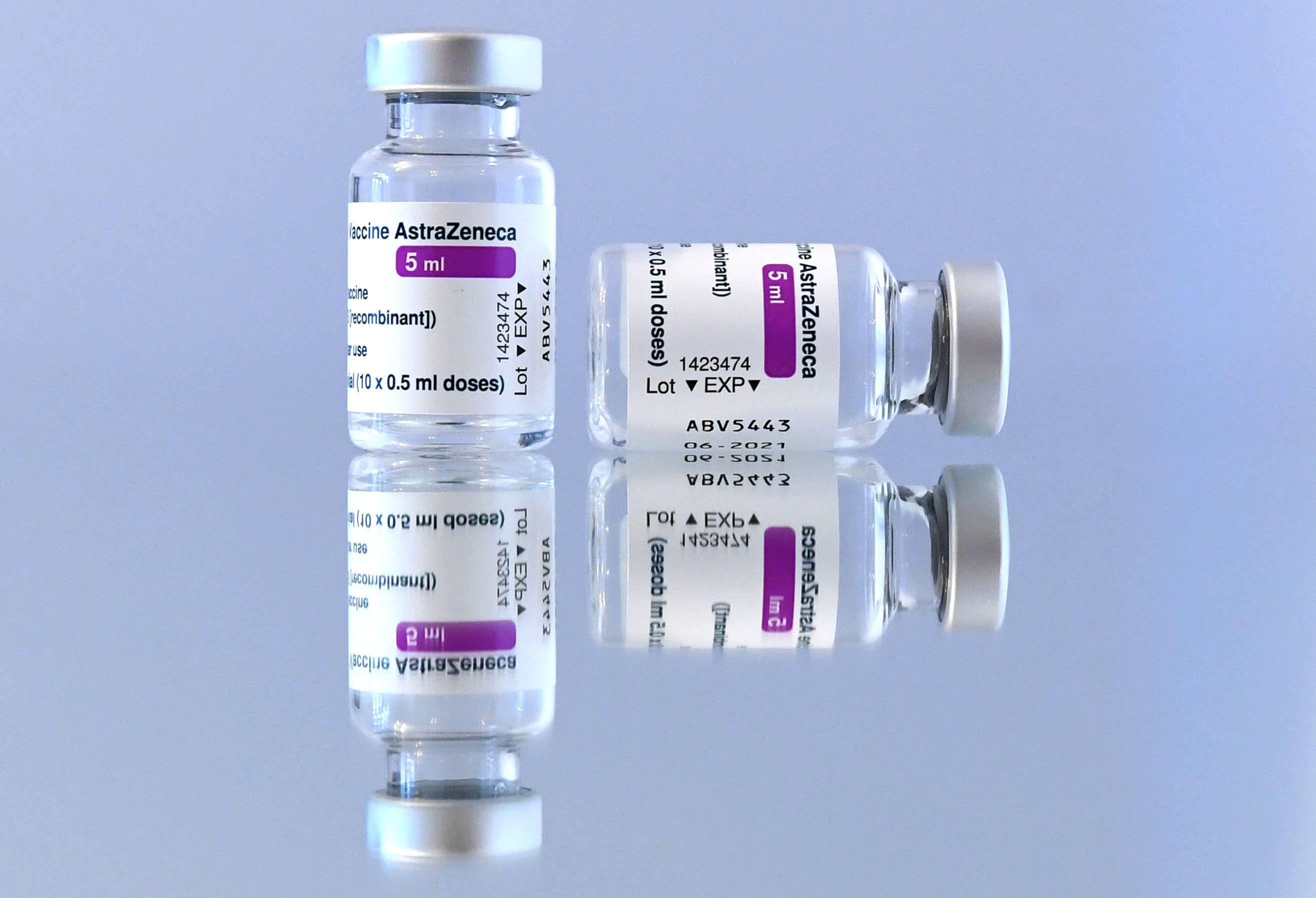 AstraZeneca anunță că a avut o ”întâlnire pozitivă” cu Comisia Europeană, pe tema vaccinului împotriva Covid-19 AstraZeneca anunță că a avut o ”întâlnire pozitivă” cu Comisia Europeană, pe tema vaccinului împotriva Covid-19