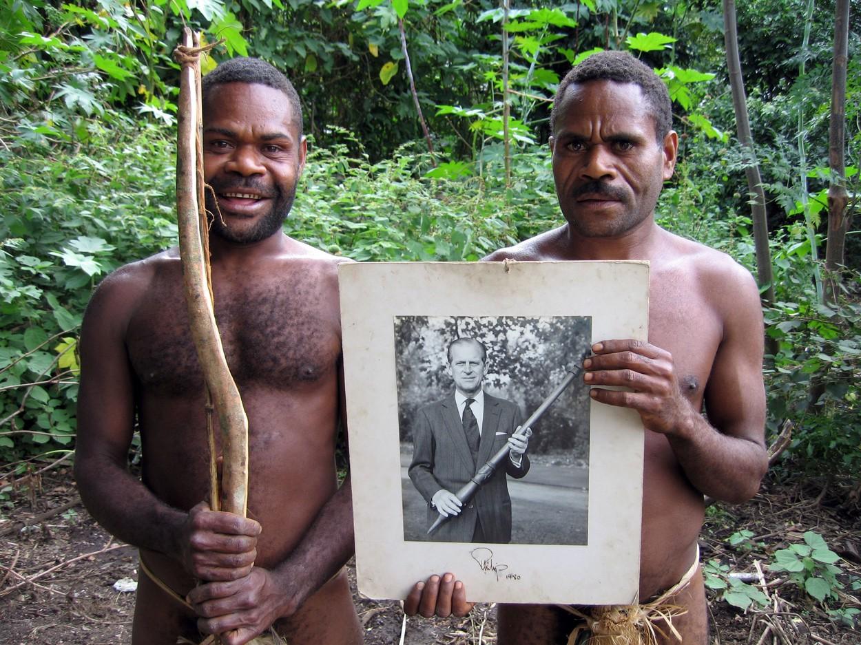 Tribul Vanuatu îl consideră zeu pe prințul Philip