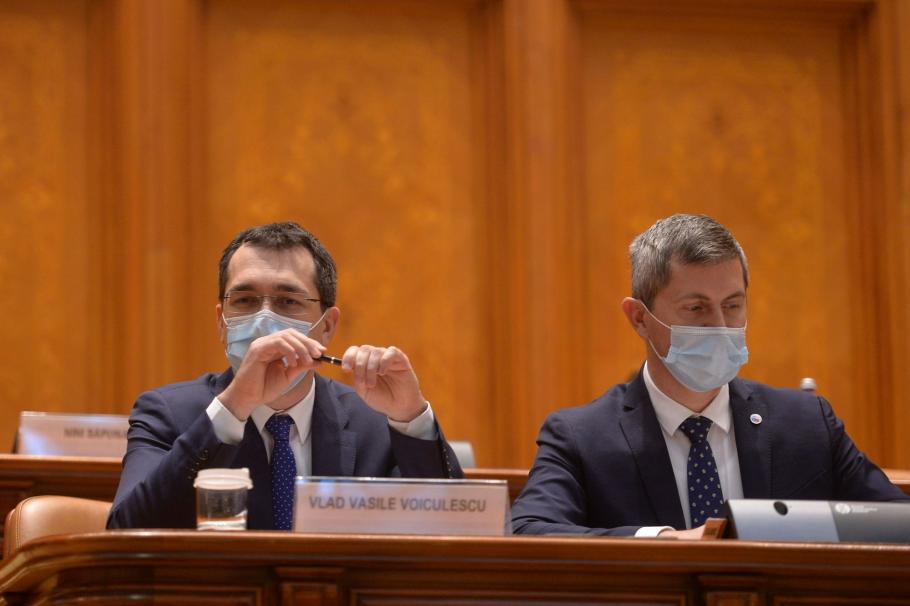 PNL discută azi cum funcţionează coaliţia şi ce s-a întâmplat la Spitalul Foișor. Rareș Bogdan: ”Nu discutăm despre demiteri, ci despre un lanţ al vinovăţiilor” PNL discută azi cum funcţionează coaliţia şi ce s-a întâmplat la Spitalul Foișor. Rareș Bogdan: ”Nu discutăm despre demiteri, ci despre un lanţ al vinovăţiilor”