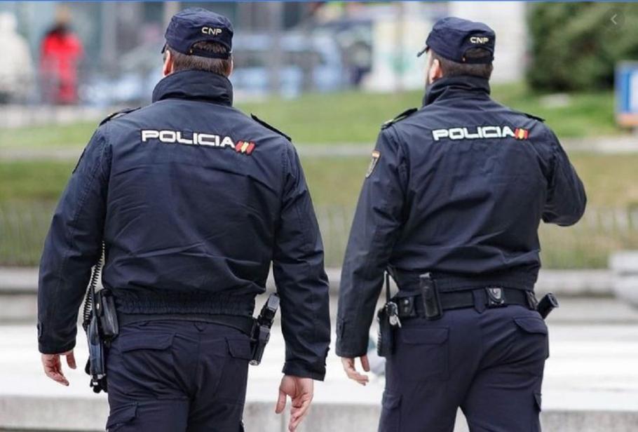 Româncă de 12 ani salvată de poliţiştii spanioli, după ce a fost vândută de părinţii ei Românca fusese cumpărată de părinţii unui băiat care o voiau mireasă pentru fiul lor