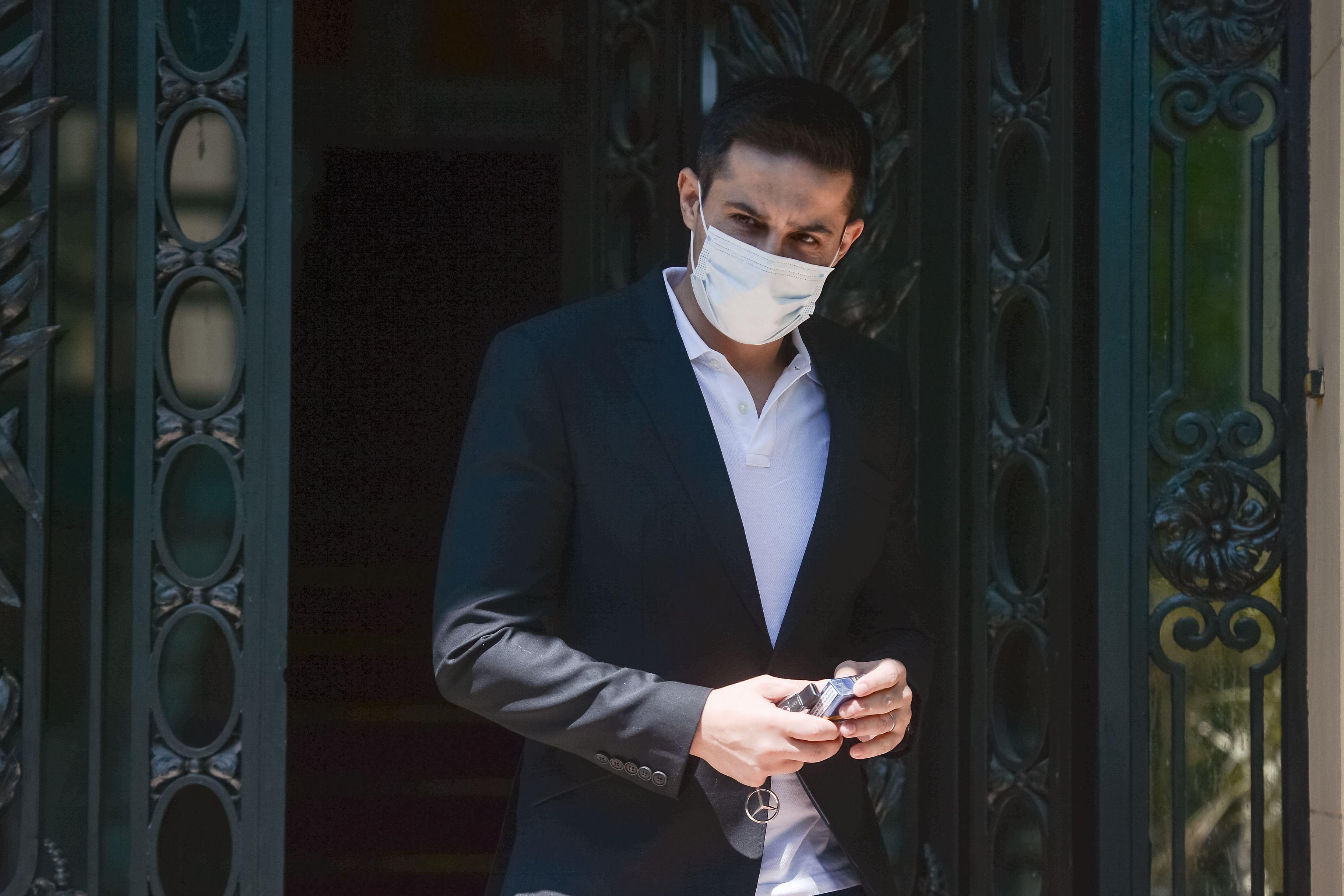 Claudiu Manda, europarlamentar PSD şi fostul director AJPIS Dolj au fost trimişi în judecată de DNA Claudiu Manda, europarlamentar PSD şi fostul director AJPIS Dolj au fost trimişi în judecată de DNA