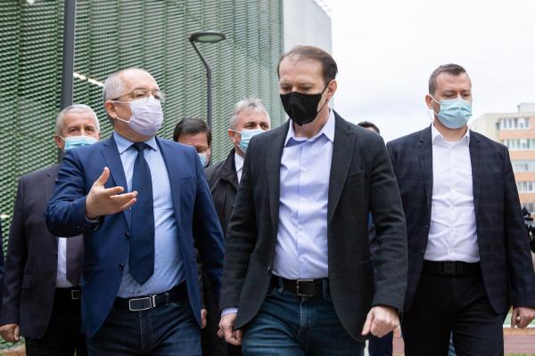 Premierul Florin Cîțu alături de primarul municipiului Cluj-Napoca, Emil Boc