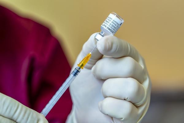 Tânărul nu prezenta antecedente personale patologice şi nici istoric alergic