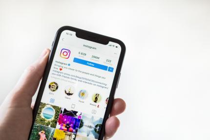 Instagram ia noi măsuri în privința hărțuirii online. Aplicația va bloca automat mesajele ofensatoare