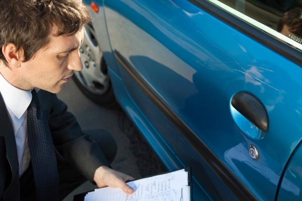 Schimbări importante la tarifele de referință pentru asigurarea obligatorie RCA. Preţuri mai mari pentru anumiţi şoferi