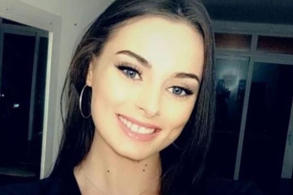 O chelneriţă din Marea Britanie s-a sinucis la 23 de ani, cu doar câteva zile înainte de aniversarea sa. Tânăra a lăsat un bilet de adio