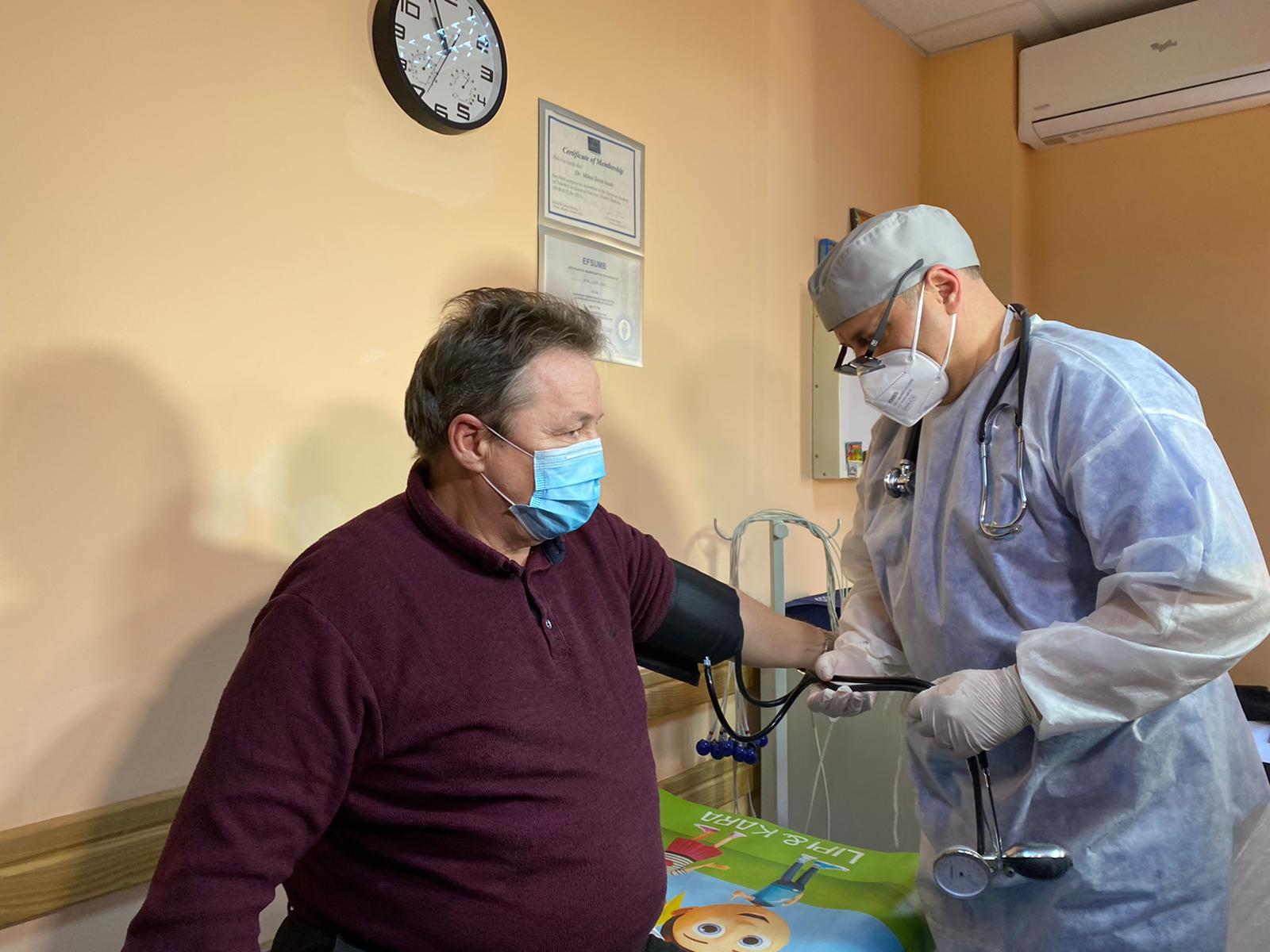 Primii pacienți vaccinați în cabinetele medicilor de familie, în Timiș