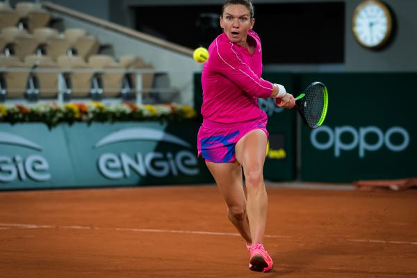 Simona Halep, în timpul meciului din turul 3 al Roland Garros