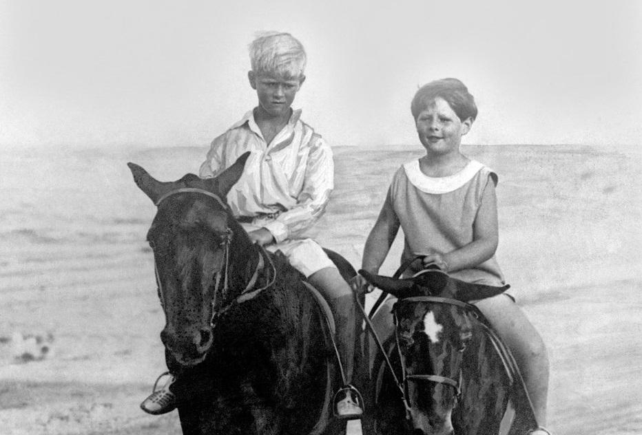 Prințul Philip și Regele Mihai, în 1928 Prințul Philip și Regele Mihai, în 1928