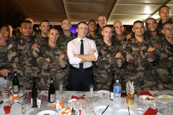 Nouă scrisoare amenințătoare a soldatilor francezi: ”Războiul civil stă să erupă în Franța și știți asta perfect”
