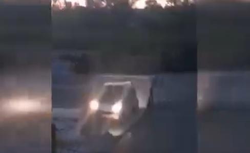 Șofer, filmat în timp ce-și testa mașina pe rampele din parc