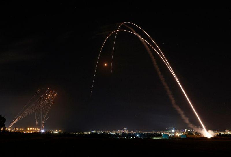 Sistemul anti-rachetă din Israel interceptează mai multe rachete lansate din Fâșia Gaza