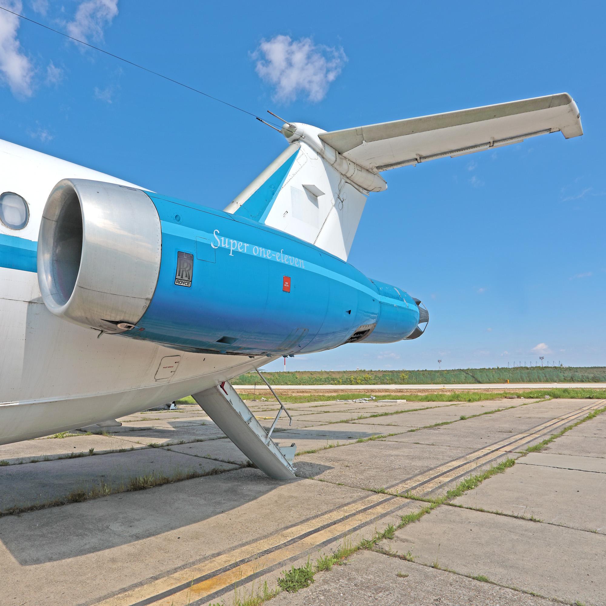 Avionul prezidențial "Super one-eleven", folosit pentru zborurile oficiale ale președintelui Nicolae Ceaușescu, scos la licitaţie