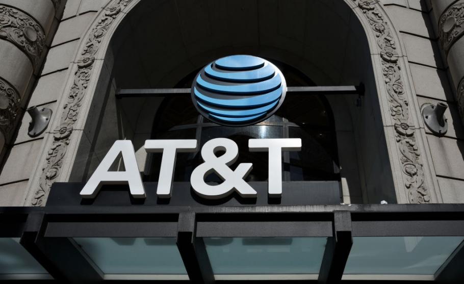 WarnerMedia, deținut de AT&T ar putea fuziona cu Discovery. O afacere de 150 de miliarde de dolari ar da naștere unui rival pentru Netflix și Disney WarnerMedia, deținut de AT&T ar putea fuziona cu Discovery. O afacere de 150 de miliarde de dolari ar da naștere unui rival pentru Netflix și Disney
