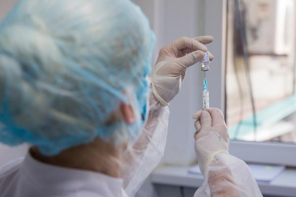 De astăzi, zeci de spitale din Bucureşti încep vaccinarea anti-COVID a pacienţilor internaţi
