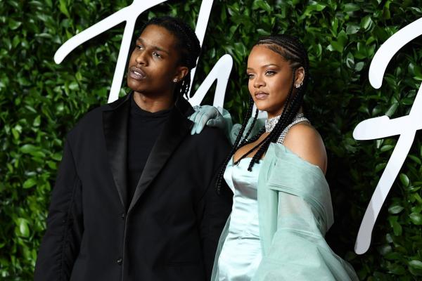 Rihanna și ASAP Rocky la Fashion Awards 2019