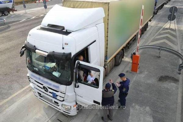 Restricţii de circulație în Ungaria. Şoferii de TIR, interzis în ţara vecină din această seară până luni