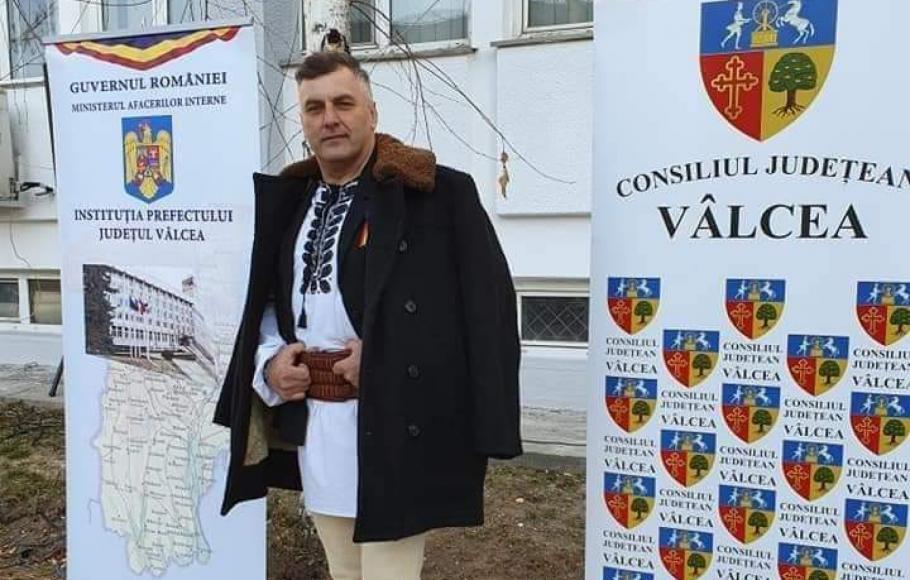 Corin Dobrinescu Solistul de muzică populară Corin Dobrinescu