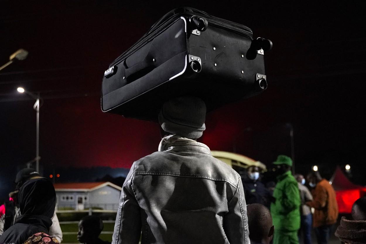 Aproape 3.000 de oameni au fost evacuaţi după erupţia unui vulcan din Congo