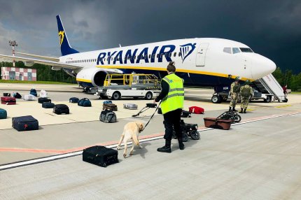 Avion RyanAir deturnat în Belarus