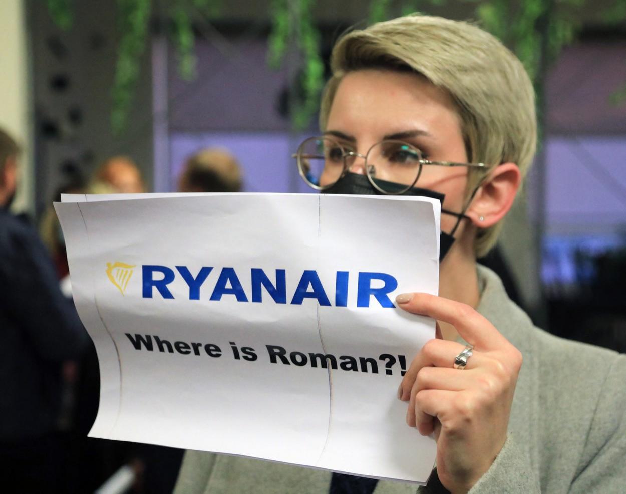 Protestatarii s-aua dunat pe aeroport, în Lituania, pentru a condamna arestarea lui Protasevici