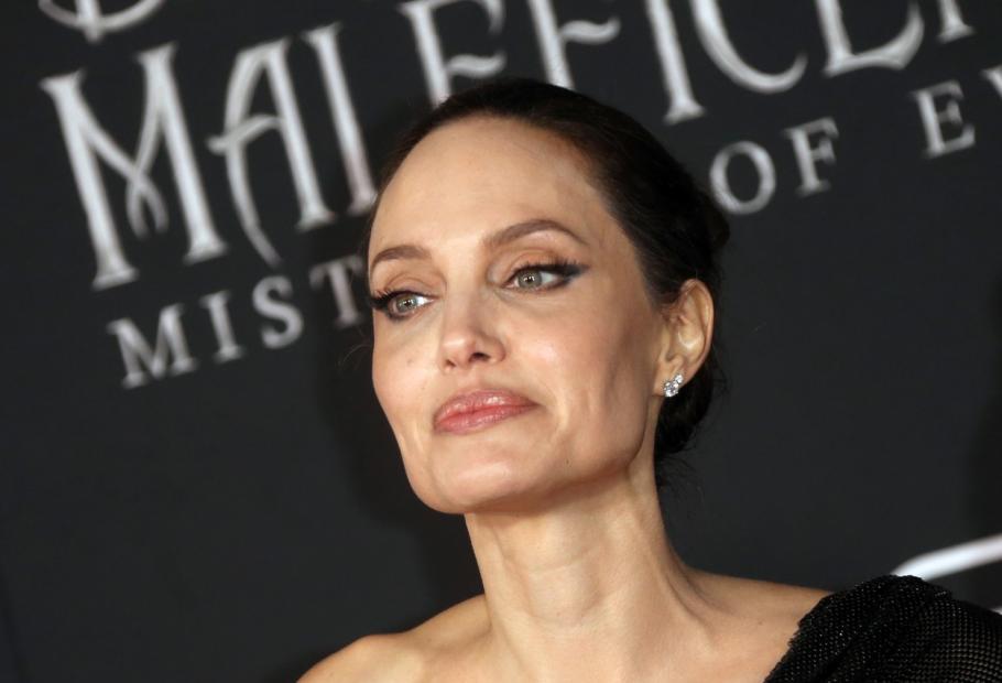Angelina Jolie Angelina Jolie