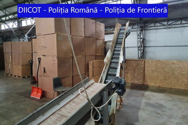 Fabrică clandestină de ţigări, descoperită în Dolj. DIICOT a publicat imagini cu linia de producție. VIDEO