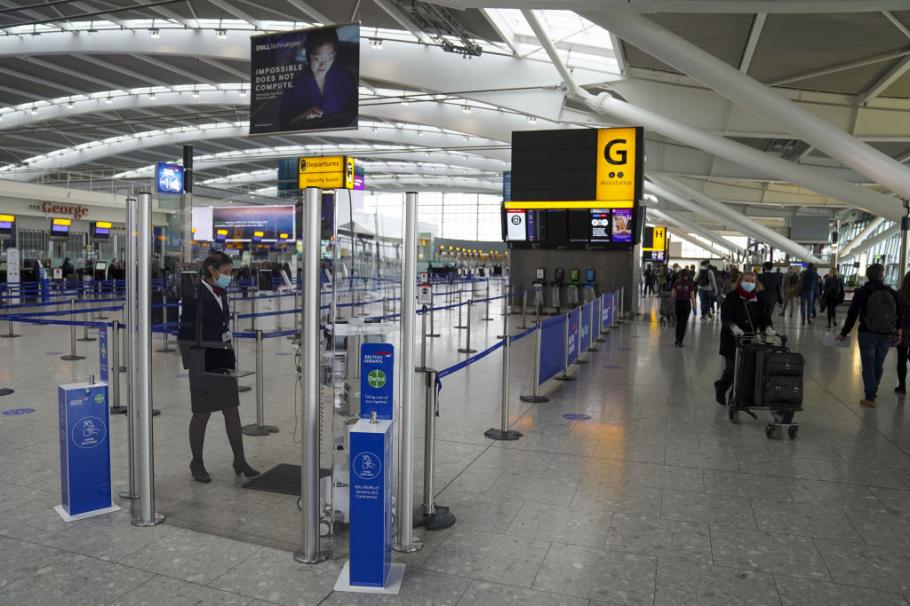 Mărturiile umilitoare ale turiștilor UE care nu au fost lăsați să intre în Marea Britanie. ”Reținuți, amprentanți și tratați ca pe niște criminali” Mărturiile umilitoare ale turiștilor UE care nu au fost lăsați să intre în Marea Britanie. ”Reținuți, amprentanți și tratați ca pe niște criminali”