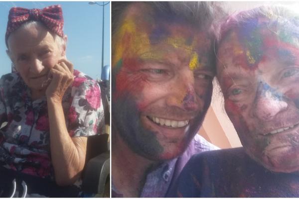 Un irlandez devotat şi-a luat mama într-o călătorie în jurul lumii, după ce a fost diagnosticată cu Alzheimer, în ultimele luni de viaţă