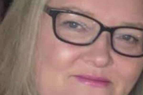 O mămică care a învins cancerul a murit din cauza unui atac de cord la 48 de ani, în UK