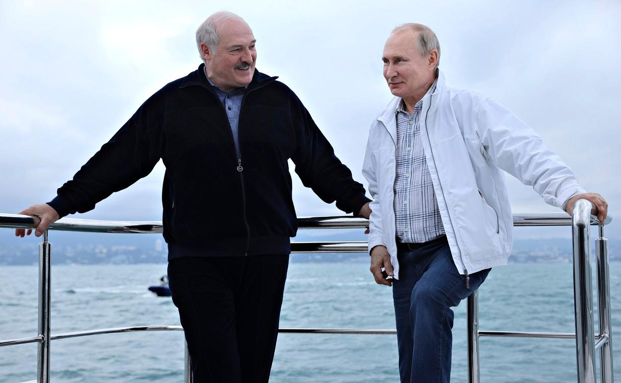 Putin și Lukașenko fac front comun împotriva UE. Cum vrea Moscova să salveze Minskul de sancțiunile europenilor