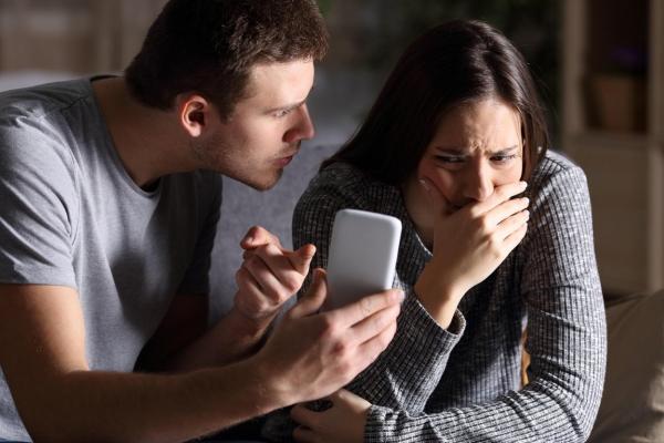 De ce înșală oamenii în relații? Un nou studiu ştiinţific dezvăluie motivele