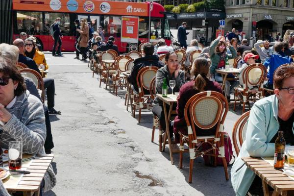 Analiză Bloomberg. Europa iese din lunga iarnă Covid