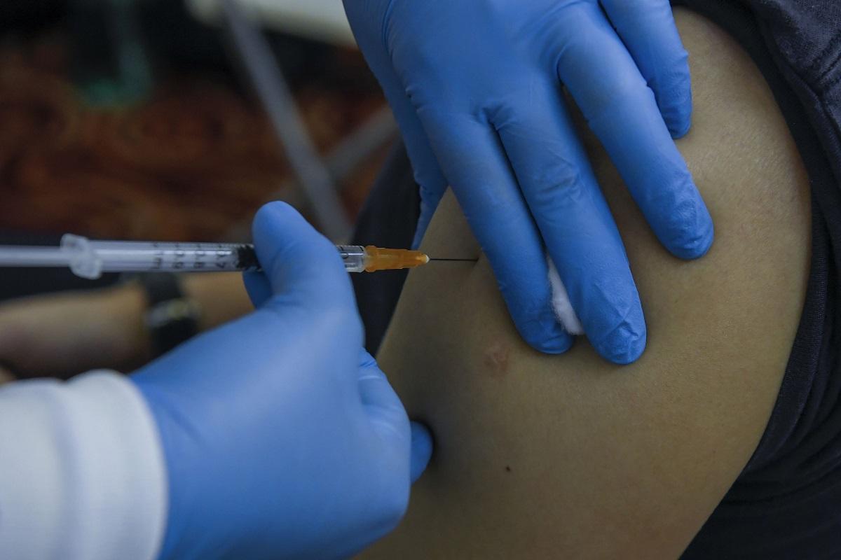 Cum te poţi vaccina anti-Covid-19 în cadrul maratonului din centrele MApN Peste 2,1 milioane de români s-au imunizat împotriva coronavirusului prin vaccinare