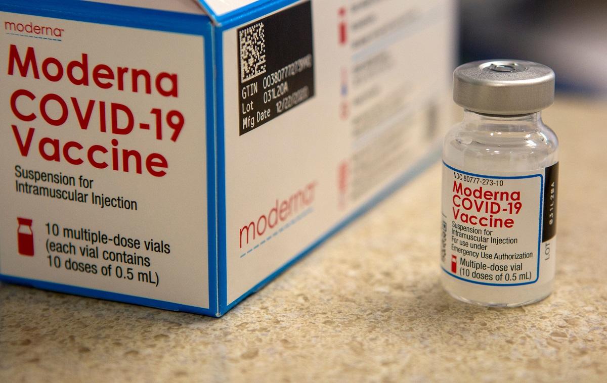 128.400 doze de vaccin Moderna au sosit astăzi în țară 128.400 doze de vaccin Moderna au sosit astăzi în țară