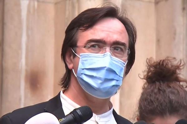 Prefectul Capitalei a declarat că numărul de 1,2 milioane de bucureşteni vaccinaţi anunţat anterior este eronat. "Am interpretat greşit