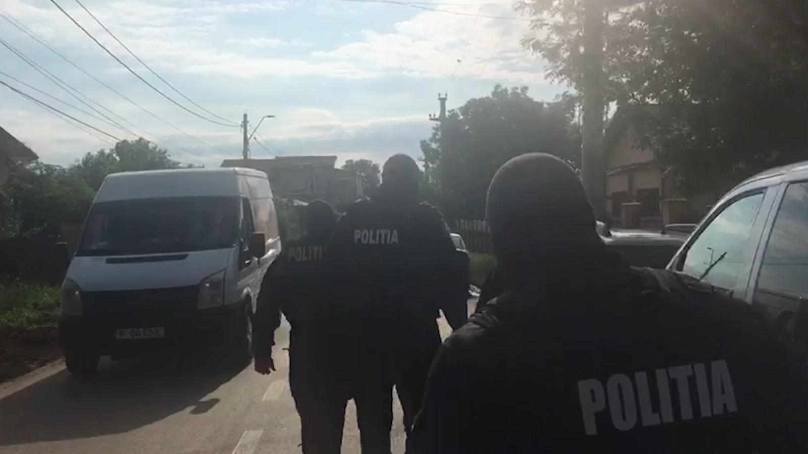 Primarul din Ștefănești, acuzat că a violat o fetiță de 13 ani. Victima a rămas însărcinată în urma abuzului