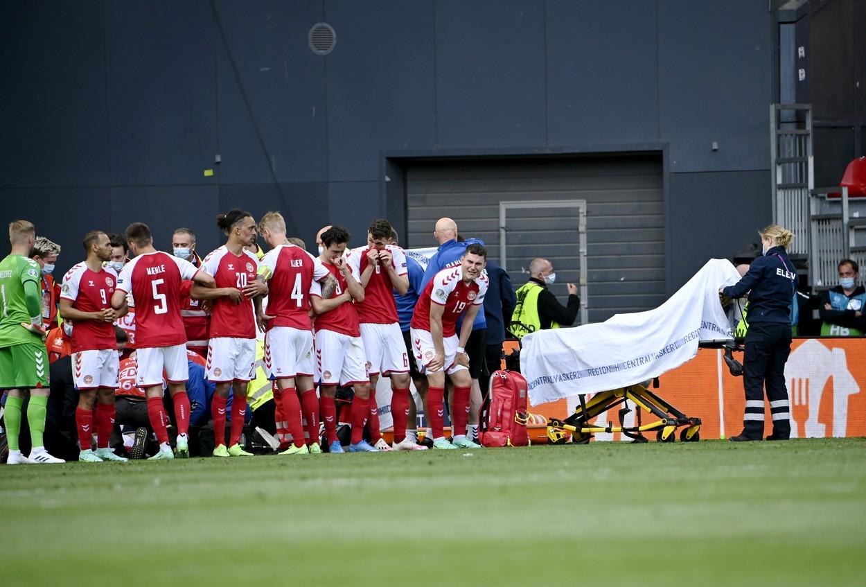 Jucătorii danezi au făcut zid în jurul medicilor, în timp ce Christian Eriksen era resuscitat