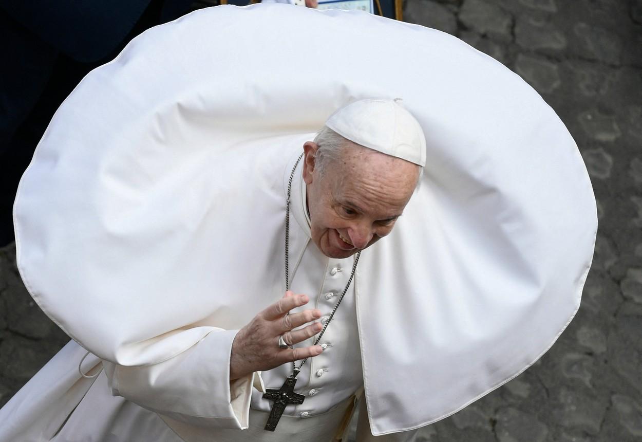 Papa Francisc: "Marea Mediterană este cel mai mare cimitir din lume" Papa Francisc: "Marea Mediterană este cel mai mare cimitir din lume"