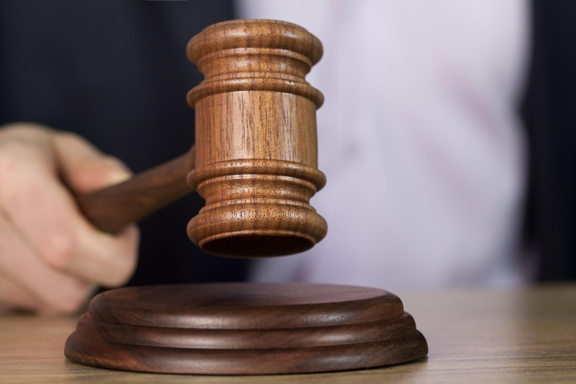 decizie pro vaccinare obligatorie, în SUA ciocan judecător